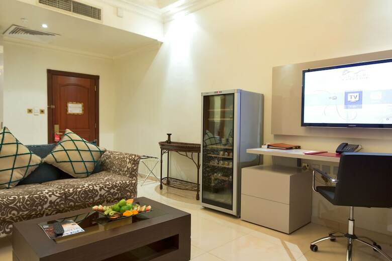 Victoria Crown Plaza Hotel
