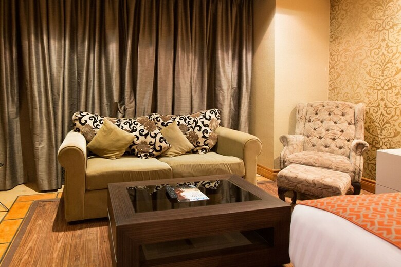 Victoria Crown Plaza Hotel