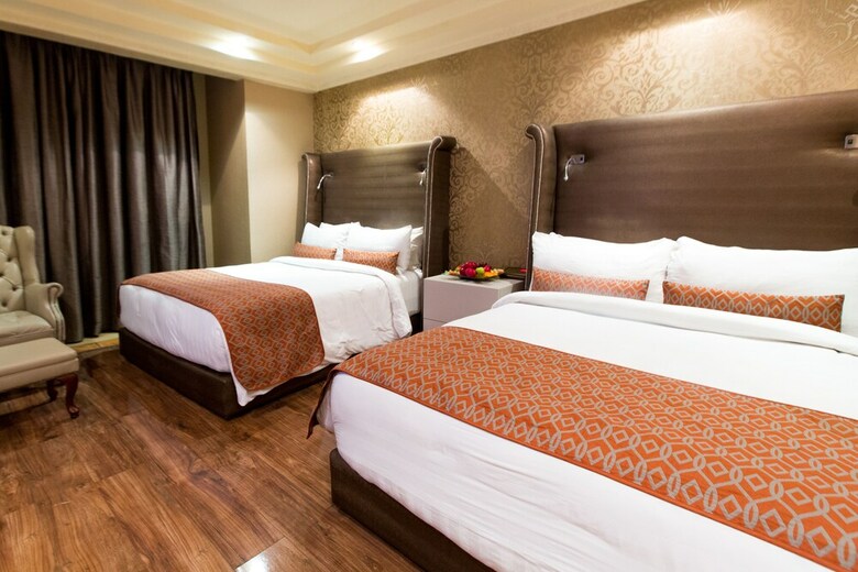 Victoria Crown Plaza Hotel