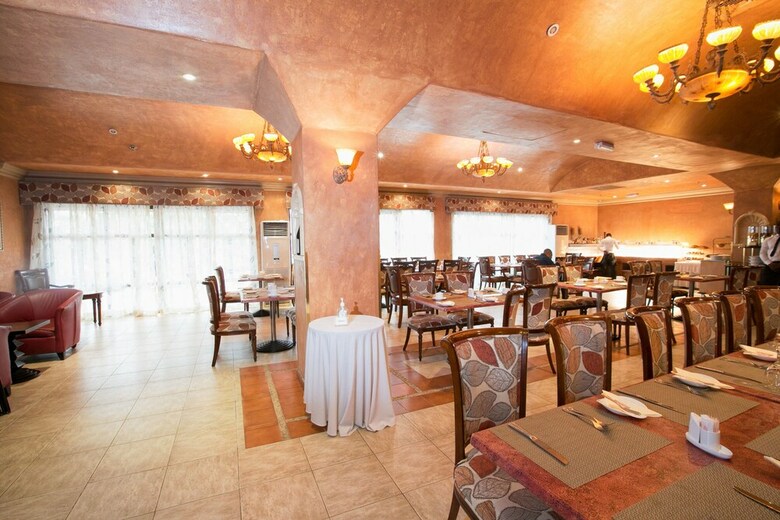 Victoria Crown Plaza Hotel