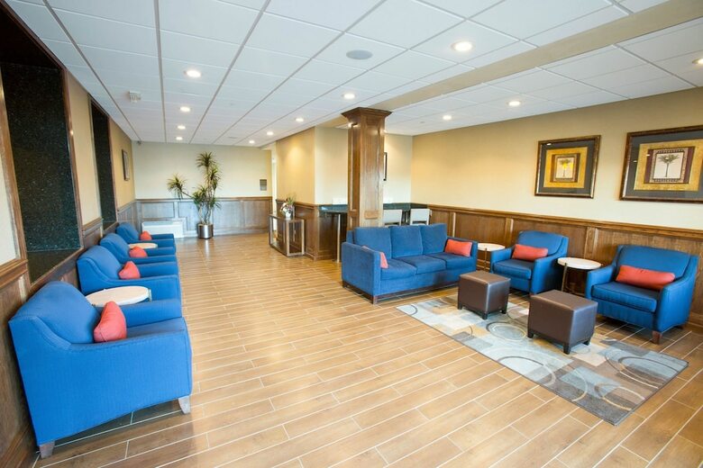 Hotel Comfort Inn & Suites
