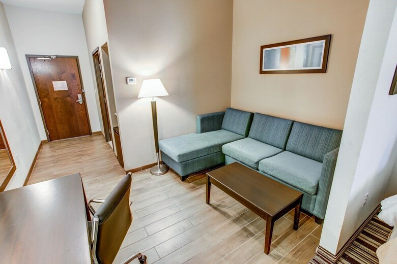 Hotel Comfort Inn & Suites