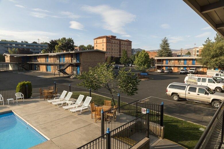 Cerulean Hotel, A Running Y Property