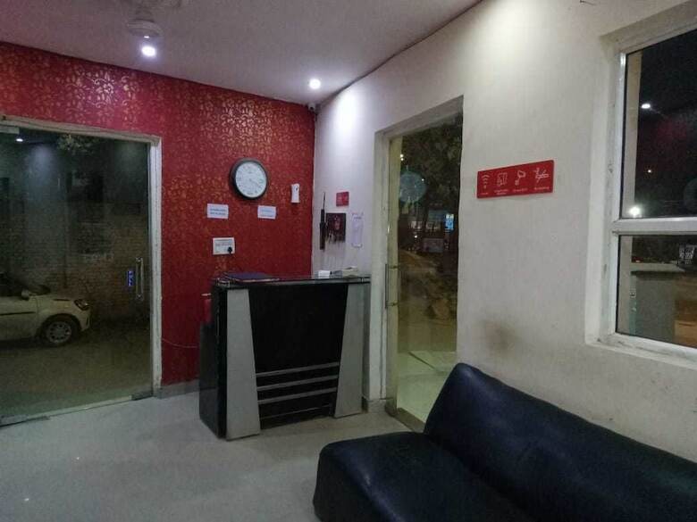 Hotel Airport Zone Palace