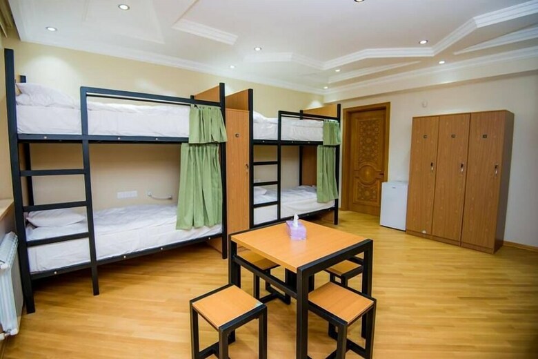 Hostal The Royal Spinel Hostel