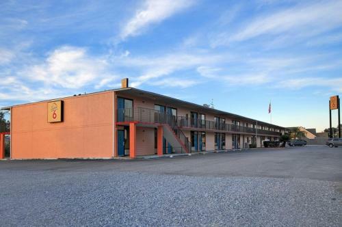 Motel Super 6 Inn & Suites Pensacola