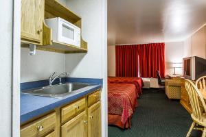 Motel Rodeway Inn & Suites Brunswick