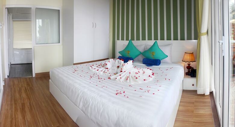 Hotel Lotus Garden Resort