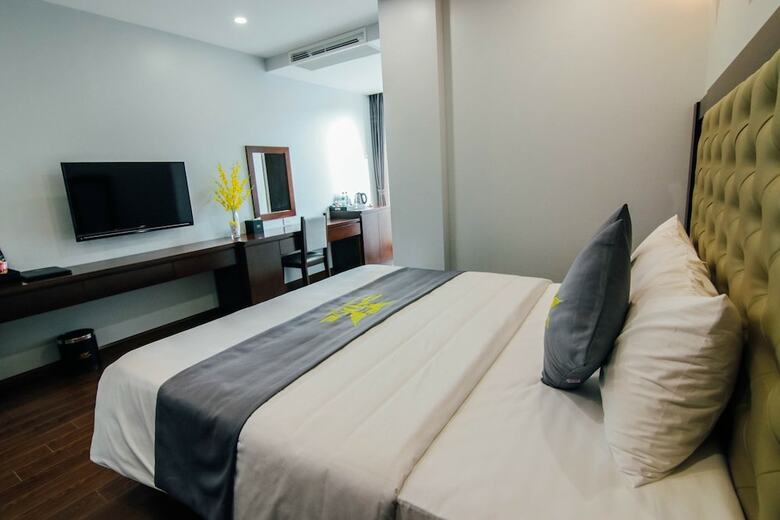 Top One Halong Hotel