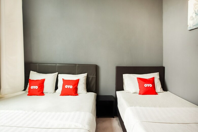 Oyo 44116 Sk Hotel 2