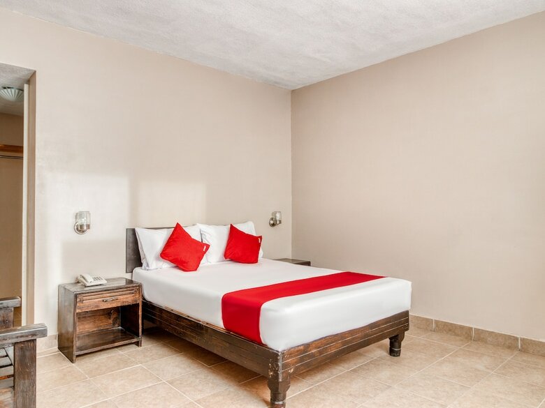Hotel Capital O La Siesta