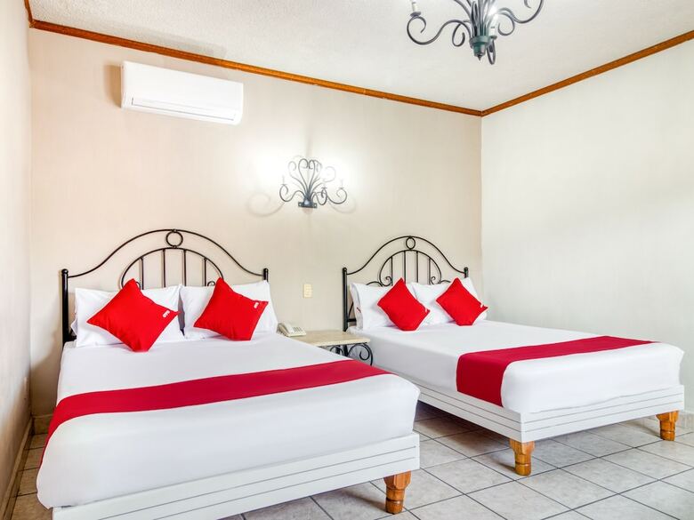Hotel Capital O La Siesta