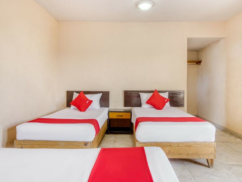 Hotel Capital O La Siesta
