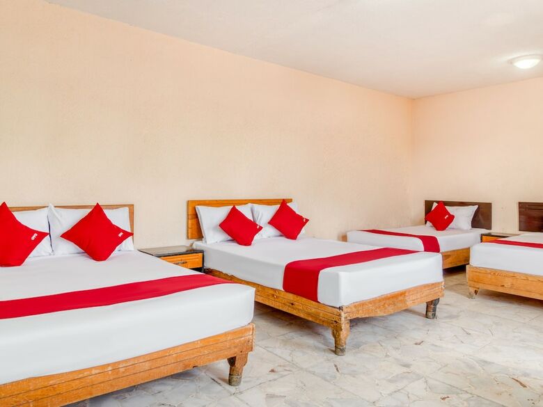 Hotel Capital O La Siesta