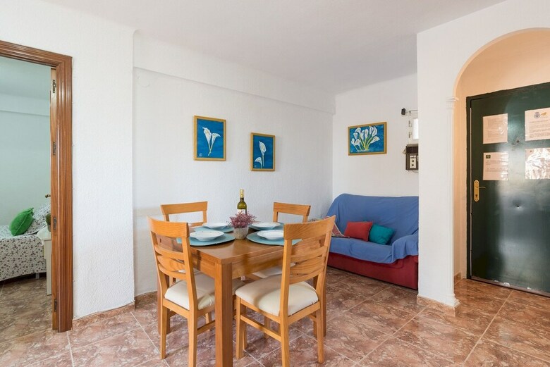 Malagasuite Playamar Beach & Pool Apartment