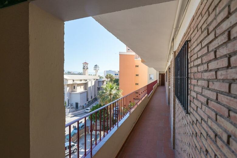 Malagasuite Playamar Beach & Pool Apartment