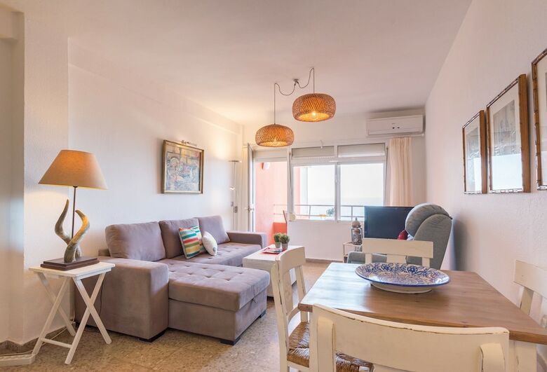 Malagasuite Beach Viewpoint Apartment