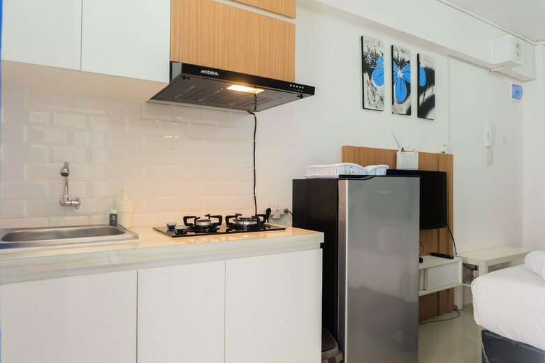 Comfy Studio Bassura City Apartment