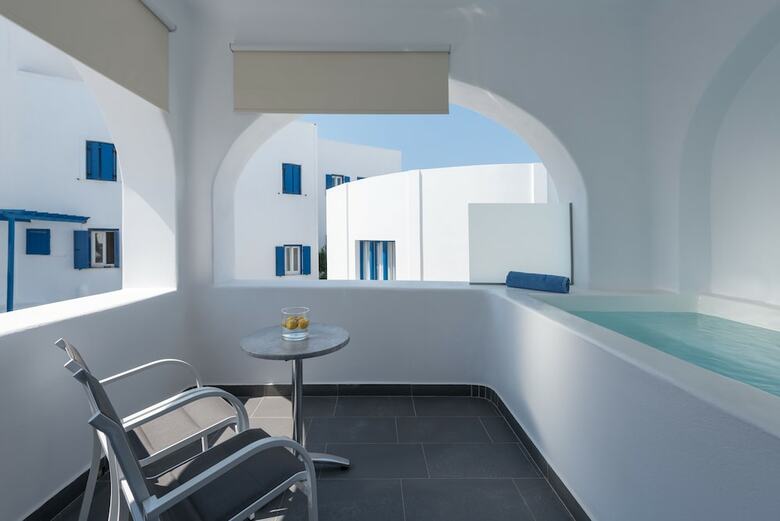 Anemomilos Hotel & Apartments