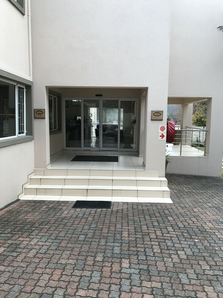 Hotel Global Village Guest House