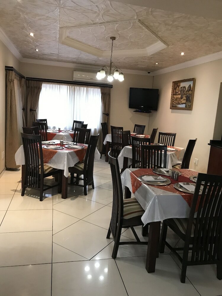 Hotel Global Village Guest House