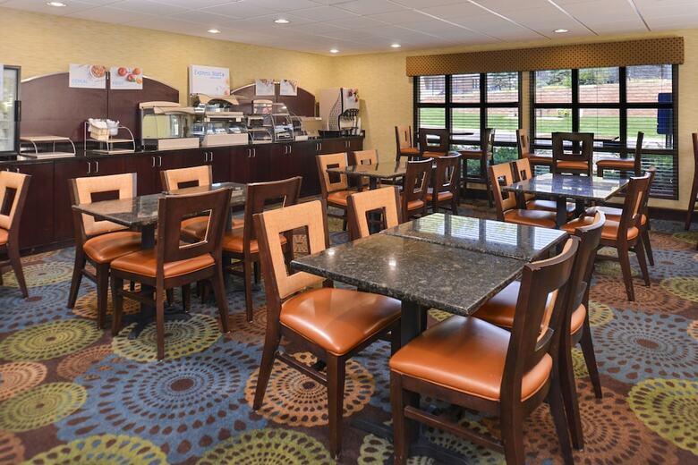 Hotel Holiday Inn Express Omaha West - 90th Street