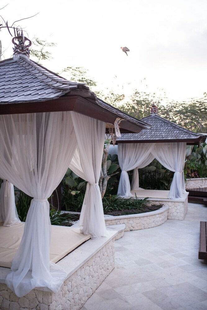 Hotel Adhiloka