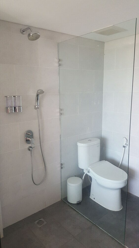 Hotel Adhiloka