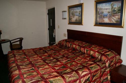 Motel American Inn And Suites