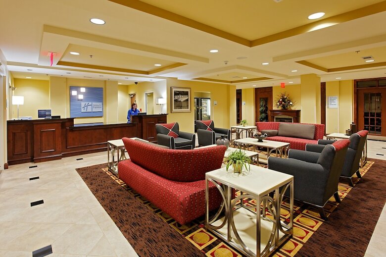 Holiday Inn Express Hotel & Suites Talladega