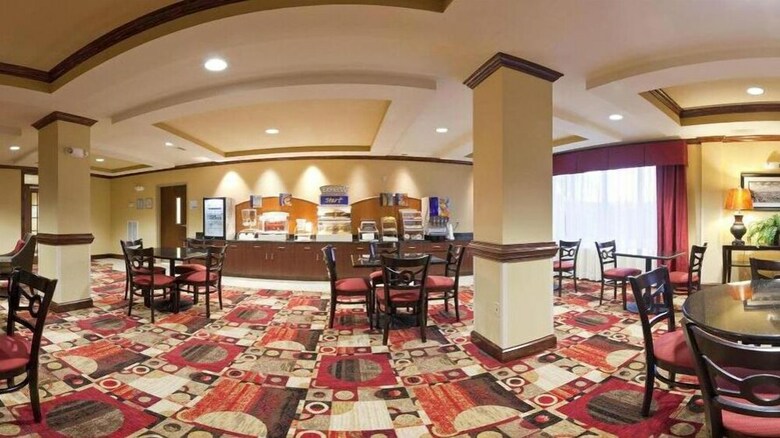 Holiday Inn Express Hotel & Suites Talladega