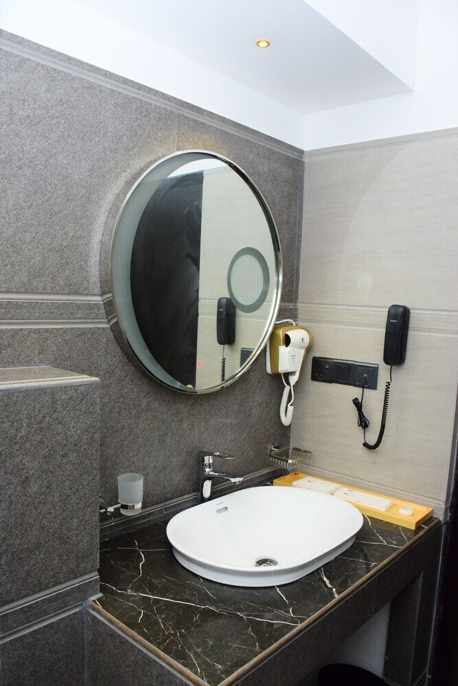 Ruvisha Beach Hotel