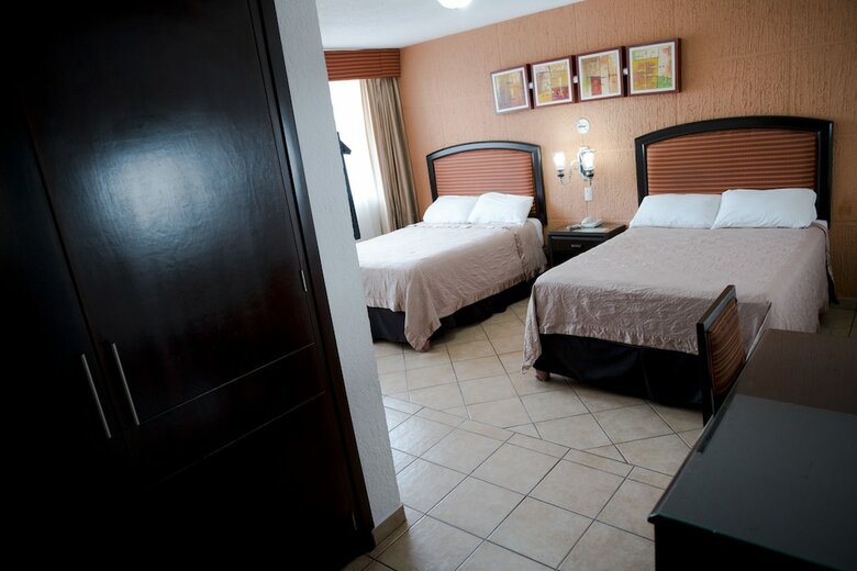 Eh Ejecutivo Urban Hotel