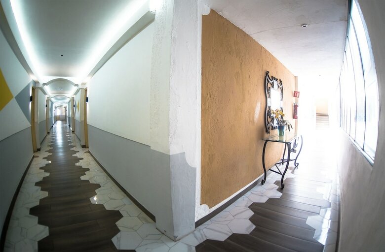 Eh Ejecutivo Urban Hotel
