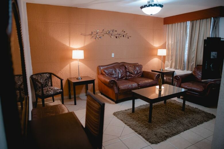 Eh Ejecutivo Urban Hotel