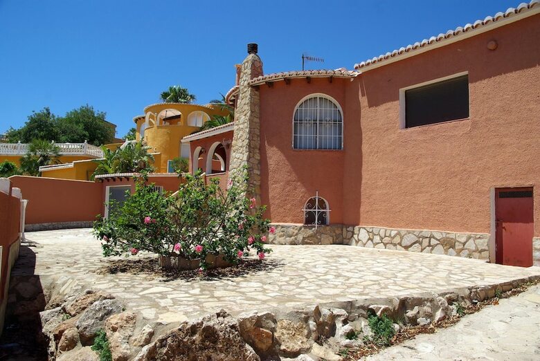 Casa June