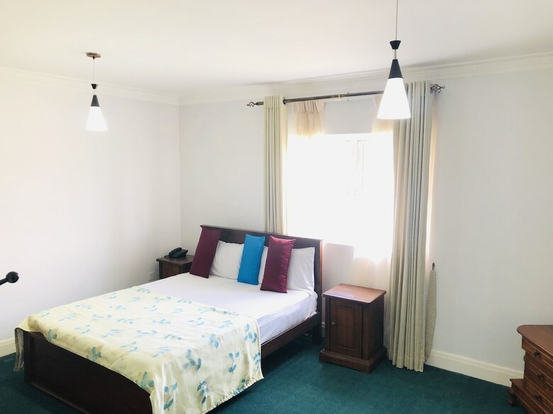 Hotel Swiss Cottage