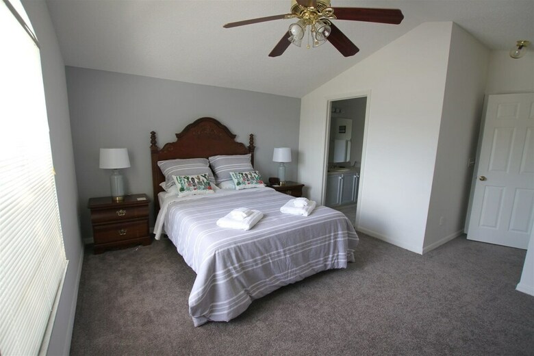 Large 5 Bed Villa With South Facing Pool Overlooking Water