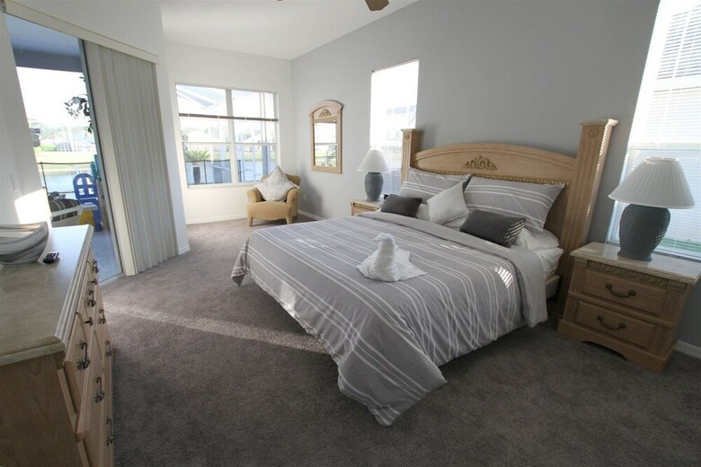 Large 5 Bed Villa With South Facing Pool Overlooking Water