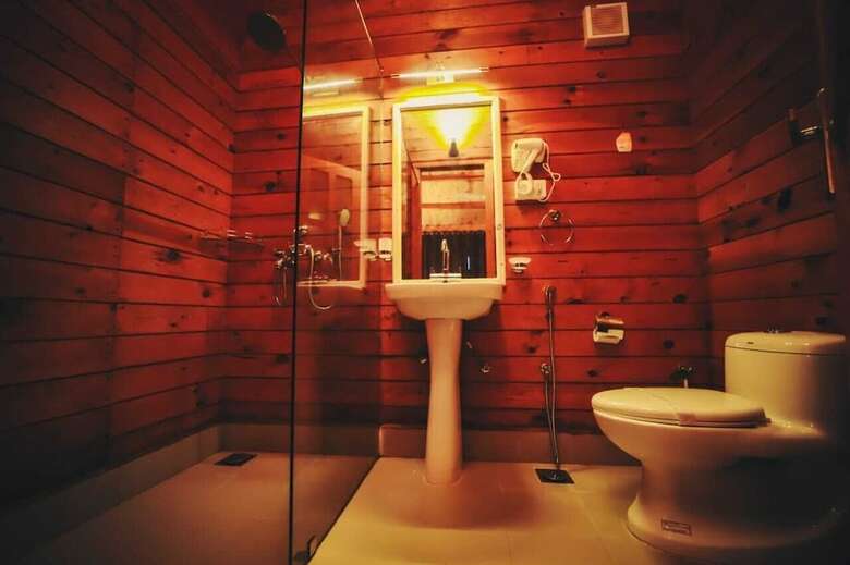 Hotel Grand Vatika Resort