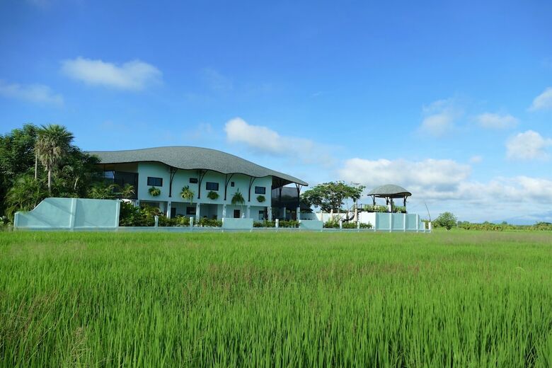 Hotel Sanjana Resort And Spa