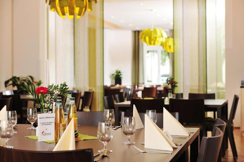 Hotel Bildungshaus St. Bernhard - Wohnen Und Tagen