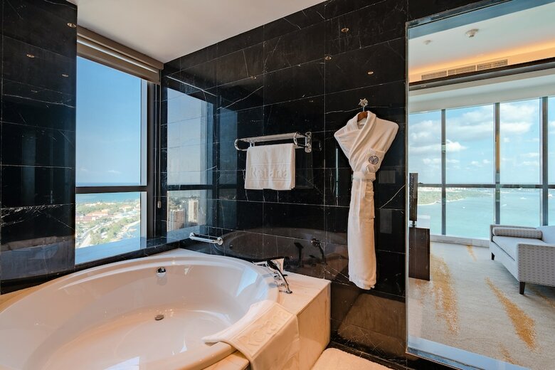 Hotel Johari Rotana