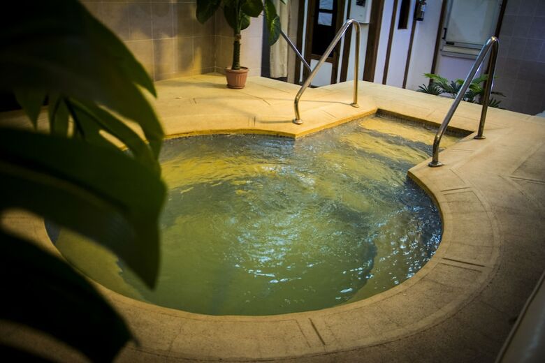 Hotel Adham Compound