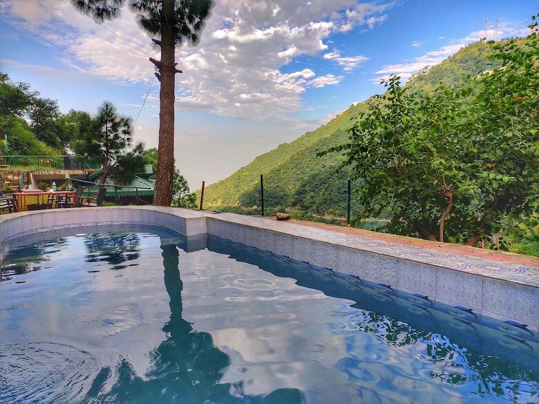 Hotel Safarmaina Resort