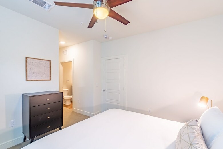Kasa Dallas North Apartments