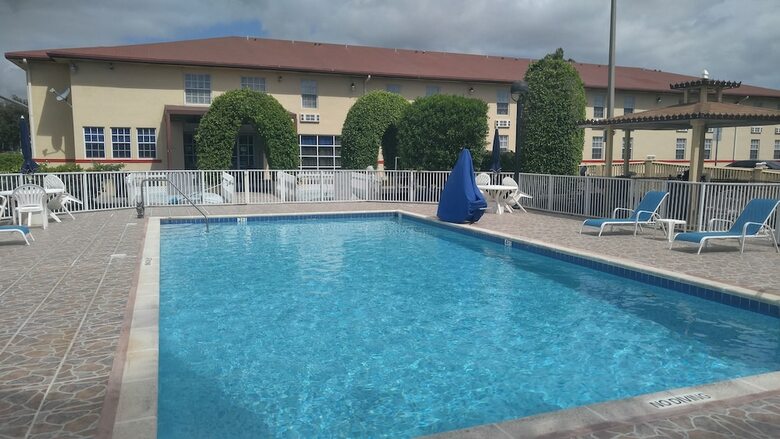Hotel Baymont By Wyndham Florida City