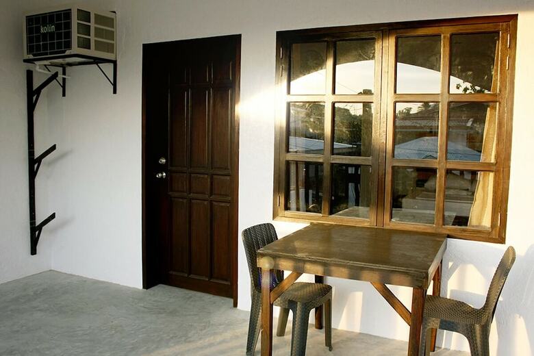 Hotel Sentro Suites Siargao