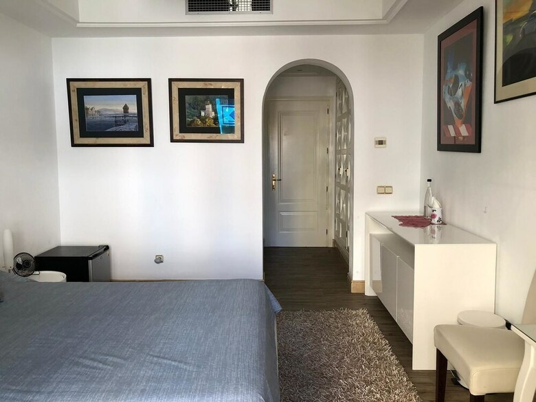 Room "golden Mile Marbella"