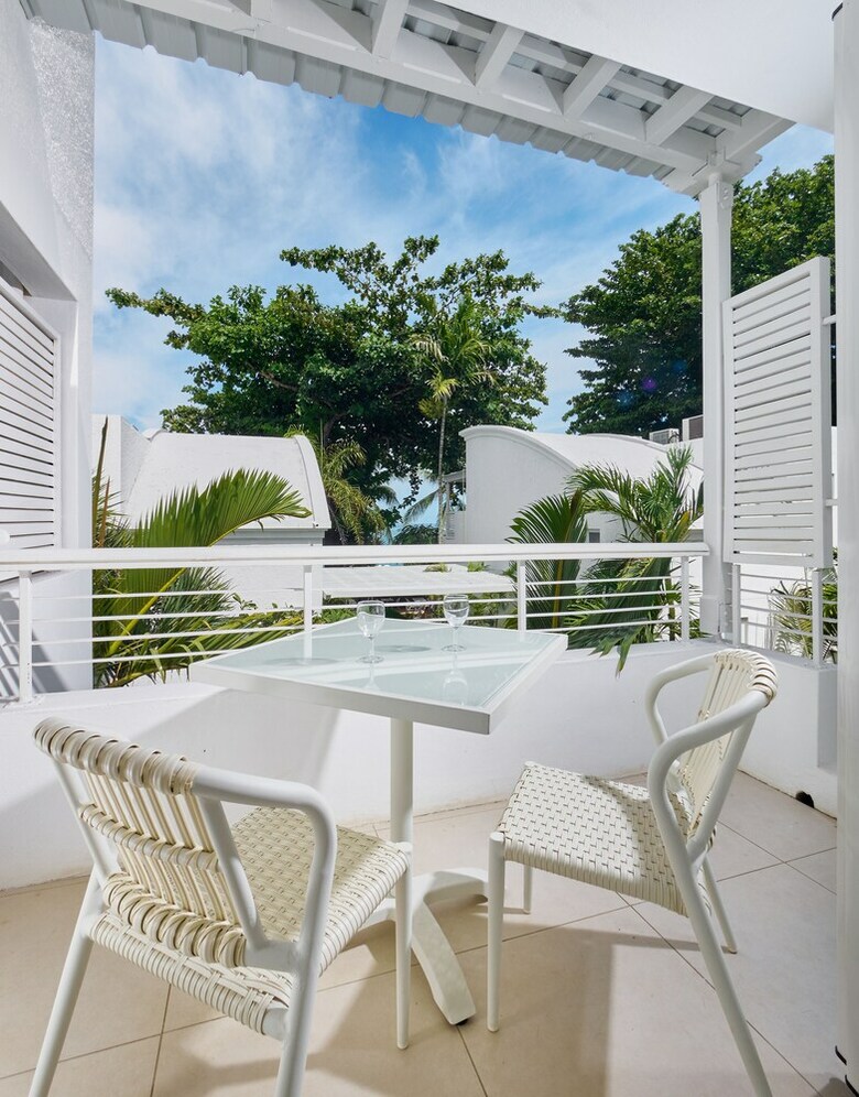 Le Beachclub Serviced Apartments And Villas